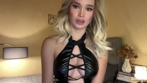 Mia online show from 11-07-25, 07:30