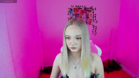 Annie online show from 03-08-25, 01:06