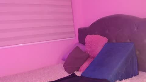 Snapshot of susan_bluee chatting on 01-31-25, 06:35 Susan online show from 01-31-25, 06:35