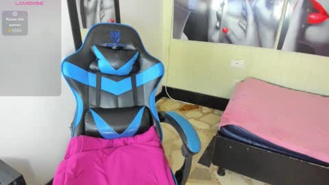 Snapshot of susan_moore29 chatting on 10-24-25, 07:43 susan online show from 10-24-25, 07:43