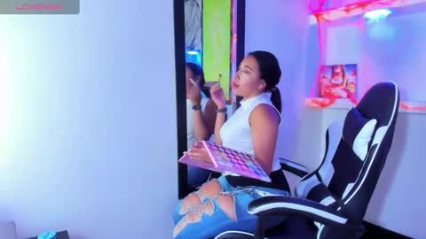 Snapshot of susan_moore29 chatting on 10-26-25, 06:14 susan online show from 10-26-25, 06:14