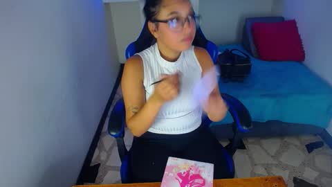 Snapshot of susan_moore29 chatting on 10-30-25, 07:58 susan online show from 10-30-25, 07:58