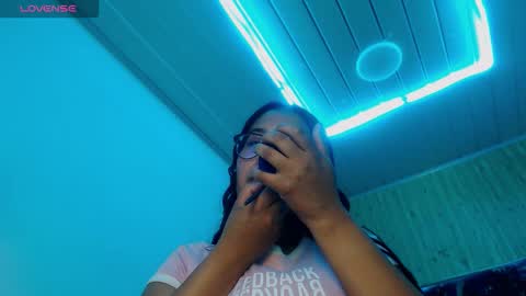 Snapshot of susan_moore29 chatting on 11-16-25, 12:33 susan online show from 11-16-25, 12:33