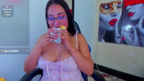 Snapshot of susan_moore29 chatting on 11-20-25, 08:19 susan online show from 11-20-25, 08:19