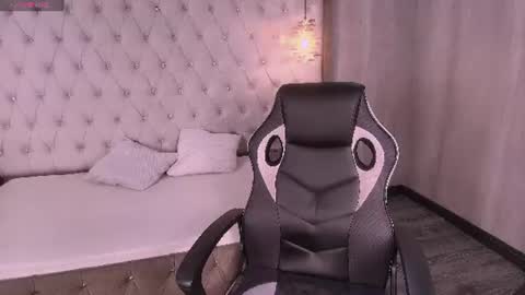 Snapshot of susan_voltaire chatting on 06-11-26, 11:19 susan_voltaire online show from 06-11-26, 11:19
