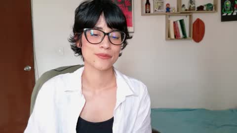 Snapshot of susana_w chatting on 07-17-26, 06:35 susana_w online show from 07-17-26, 06:35