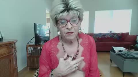 Snapshot of susanandlisa chatting on 02-14-25, 07:02 sexualsusan online show from 02-14-25, 07:02