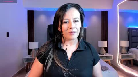 Snapshot of susann_ross chatting on 11-24-25, 10:59 Susan Everyday From 0530 to 1430 Col Time online show from 11-24-25, 10:59