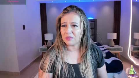 Snapshot of susann_ross chatting on 12-18-25, 10:54 Susan Everyday From 0530 to 1430 Col Time online show from 12-18-25, 10:54