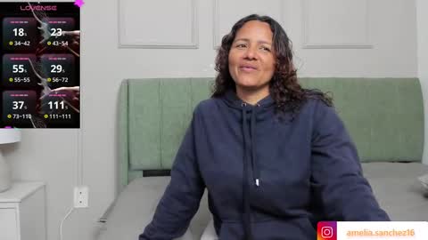 Amelia  online show from 10-22-25, 12:16