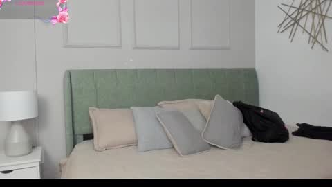 Amelia  online show from 03-27-26, 12:16