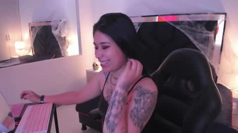 Snapshot of susanvilla chatting on 10-24-25, 02:57 susanvilla online show from 10-24-25, 02:57