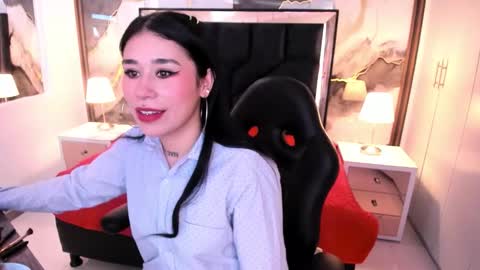 Snapshot of susanvilla chatting on 11-22-25, 07:46 susanvilla online show from 11-22-25, 07:46