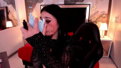 Snapshot of susanvilla chatting on 12-02-25, 08:04 susanvilla online show from 12-02-25, 08:04