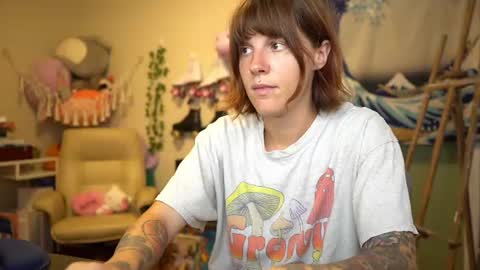   online show from 06-12-26, 07:46