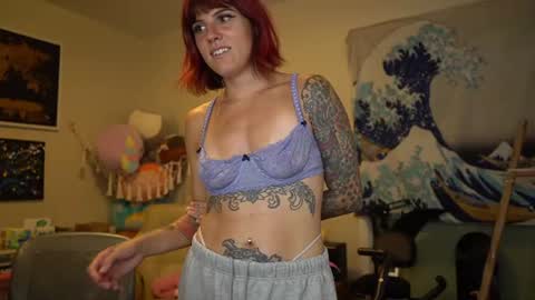 Snapshot of sushifox chatting on 07-28-26, 06:20 online show from 07-28-26, 06:20