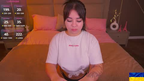 Susie online show from 11-23-25, 09:03