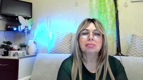 SusiexNoreen online show from 04-15-26, 01:56