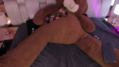  susi  online show from 03-09-26, 08:46