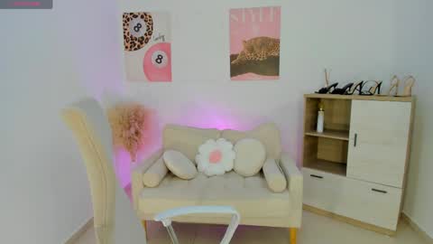 Snapshot of sussan_monroe chatting on 05-31-26, 07:04 Sussan Monroe online show from 05-31-26, 07:04