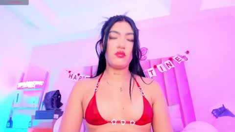 Snapshot of sussan_nicolle1 chatting on 02-14-25, 01:08 Sussan Nicole online show from 02-14-25, 01:08