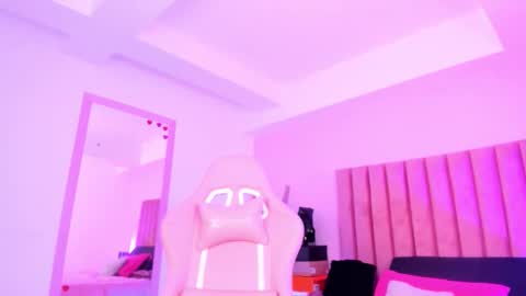 Snapshot of sussan_nicolle1 chatting on 11-08-25, 12:16 Sussan Nicole online show from 11-08-25, 12:16