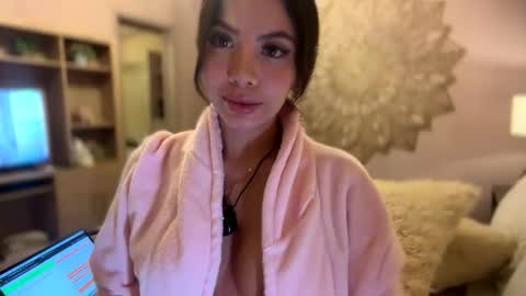 Snapshot of sussanf_ chatting on 06-05-26, 01:23 Susy online show from 06-05-26, 01:23