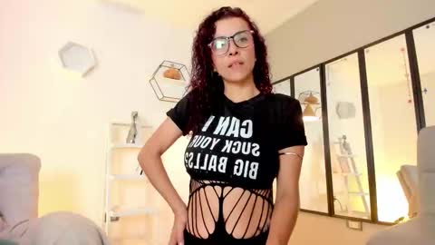 Sussan Keller online show from 10-20-25, 04:07