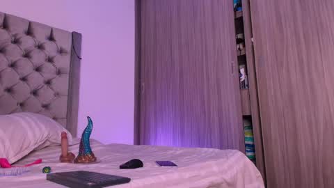 Andrea online show from 04-21-26, 01:42