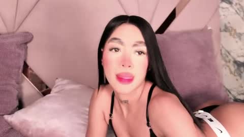 Snapshot of sussie_thompsom chatting on 04-23-26, 03:19 Sussie Tompsom online show from 04-23-26, 03:19