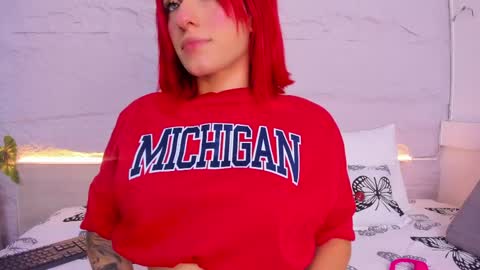 Snapshot of sussy1x_ chatting on 04-02-26, 03:48 Susy online show from 04-02-26, 03:48