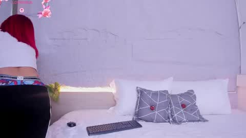 Snapshot of sussy1x_ chatting on 05-12-26, 04:42 Susy online show from 05-12-26, 04:42