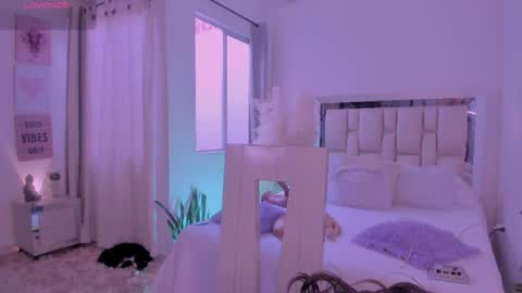 sussy_bell_ online show from 04-24-26, 09:50
