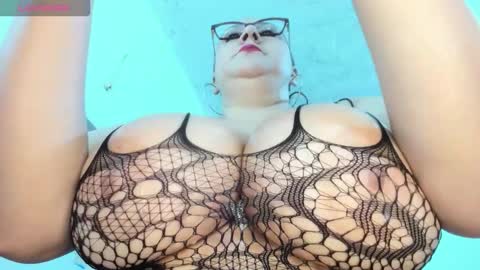 Snapshot of susy_bigboobss chatting on 01-17-26, 04:43 susy bigboobss online show from 01-17-26, 04:43