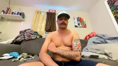 Snapshot of suttondereck chatting on 06-30-26, 12:44 suttondereck online show from 06-30-26, 12:44