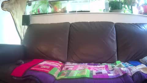 Snapshot of suv1 chatting on 03-10-26, 07:08 Otto online show from 03-10-26, 07:08