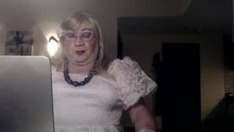 Snapshot of suzannebanci chatting on 02-14-25, 08:15 My name is Sissy or more fully Suzanna Aprilia Maria Mariquita Catarina Chinita Banci. Soy una puta - que chimba ladybug online show from 02-14-25, 08:15