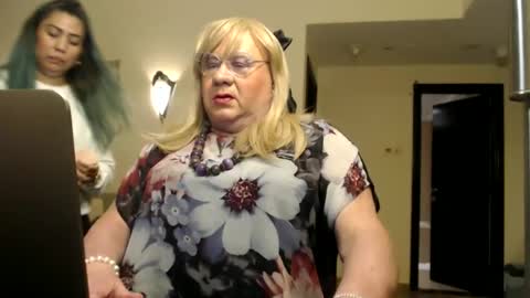 Snapshot of suzannebanci chatting on 02-28-25, 06:52 My name is Sissy or more fully Suzanna Aprilia Maria Mariquita Catarina Chinita Banci. Soy una puta - que chimba ladybug online show from 02-28-25, 06:52