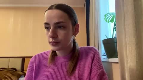 Emila online show from 04-19-26, 06:35