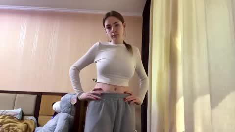 Emila online show from 05-16-26, 10:36