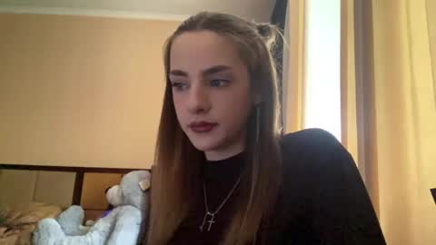 Emila online show from 05-17-26, 11:17