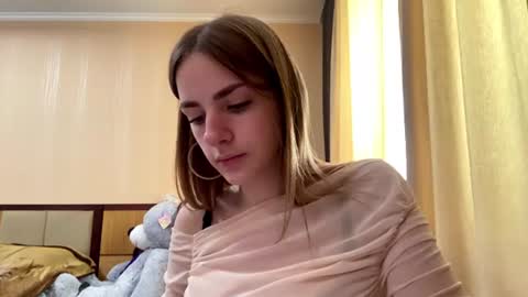 Emila online show from 06-13-26, 11:30