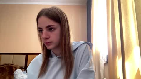Emila online show from 06-16-26, 11:13