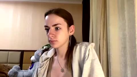 Emila online show from 06-30-26, 07:31