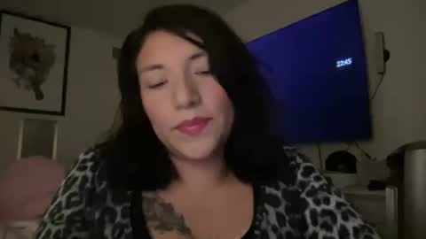 Suzy online show from 10-23-25, 04:45