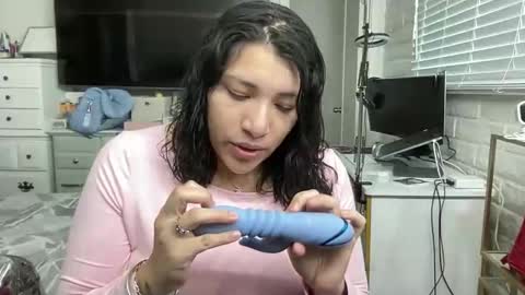 Suzy online show from 12-14-25, 07:29