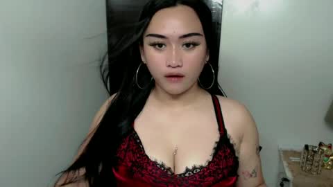 Snapshot of sw33tgirl_moaner chatting on 06-17-26, 12:50 Angelic Baby online show from 06-17-26, 12:50