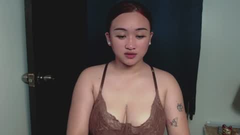 Snapshot of sw33tgirl_moaner chatting on 08-01-26, 04:06 Angelic Baby online show from 08-01-26, 04:06