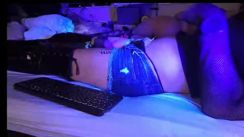 Snapshot of sweat_as_candy chatting on 11-01-25, 02:13 Johnny Cum Lover online show from 11-01-25, 02:13