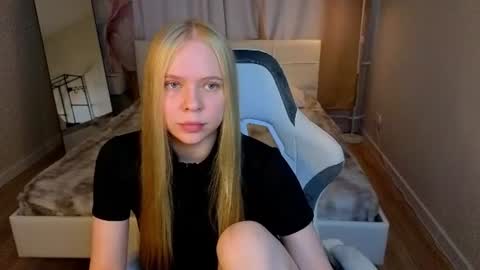 Sweeeet Angell online show from 07-27-26, 01:01